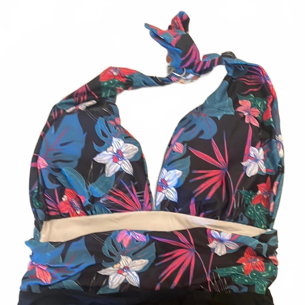 Stylish Floral One-Piece Swimsuit‎ - Medium - Picture 7 of 9